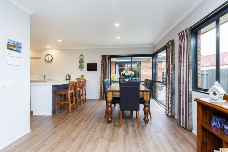 Photo of property in 37 Jefferson Crescent, Milson, Palmerston North, 4414