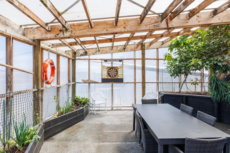Photo of property in 8 Roore Street, Foxton Beach, Foxton, 4815