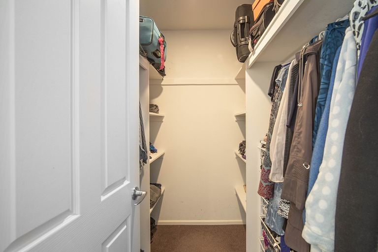 Photo of property in 4 The Oval, Hillmorton, Christchurch, 8024