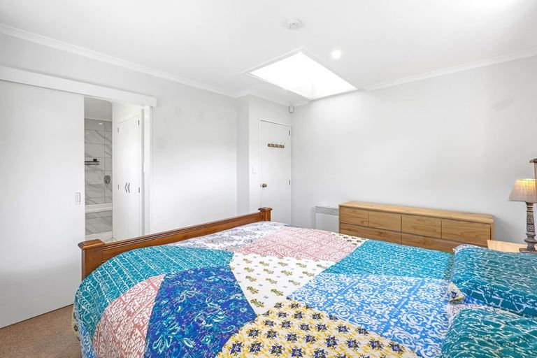 Photo of property in 1/3 Centaurus Road, Cashmere, Christchurch, 8022