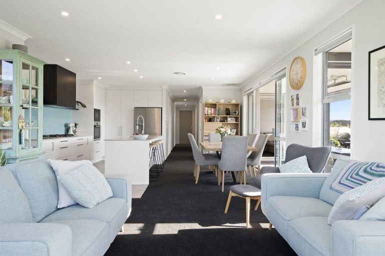 Photo of property in 120 Lisle Farm Drive, Pukekohe, 2120