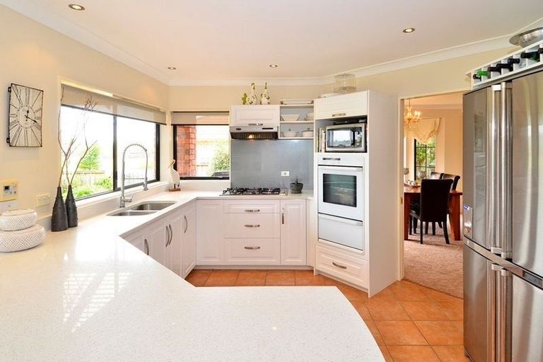 Photo of property in 22 Castlehill Court, Wattle Downs, Auckland, 2103