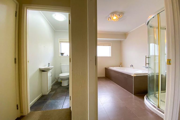 Photo of property in 4 Sailfish Drive, West Harbour, Auckland, 0618