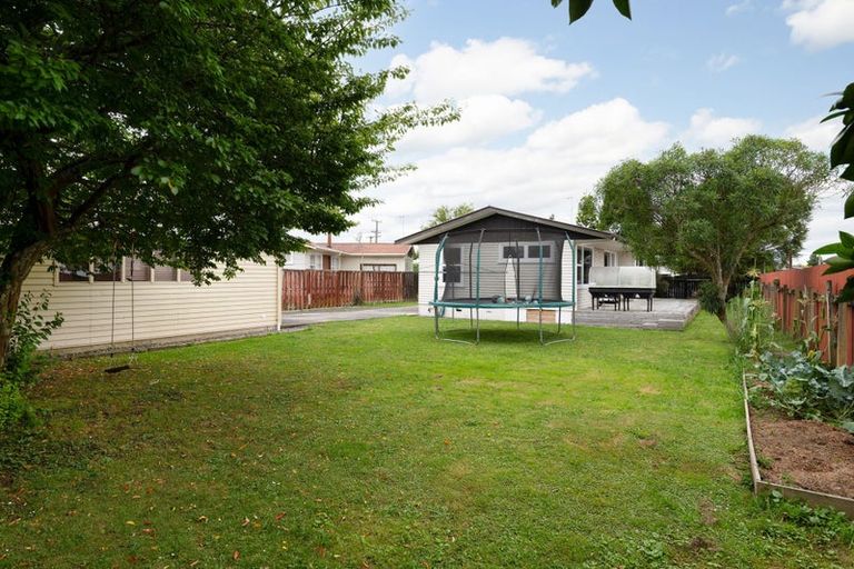 Photo of property in 14 Yvonne Street, Melville, Hamilton, 3206