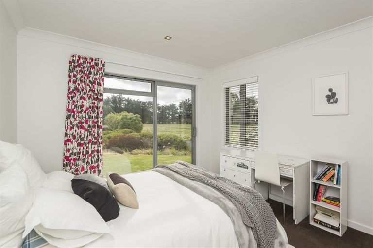 Photo of property in 40 Pentonville Close, Westmorland, Christchurch, 8025