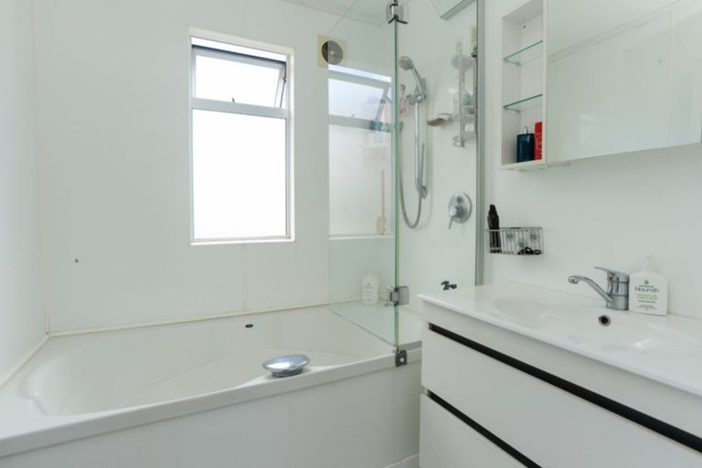 Photo of property in 2 Sanders Avenue, Marewa, Napier, 4110