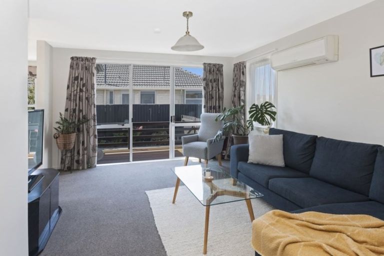 Photo of property in 19 Cotswold Avenue, Bishopdale, Christchurch, 8053