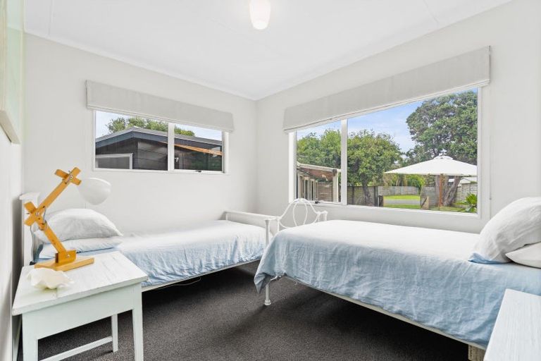 Photo of property in 8 Ringer Avenue, Matapouri, Whangarei, 0173