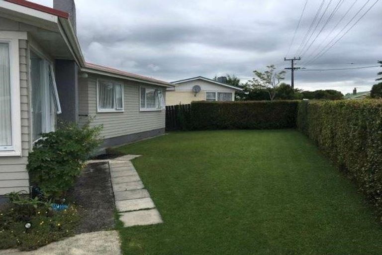 Photo of property in 17 Doctors Hill Road, Maungaturoto, 0520