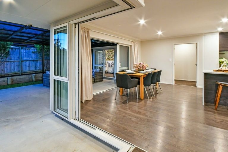 Photo of property in 16 Helenvale Crescent, Pokeno, 2402