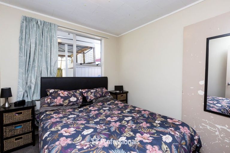 Photo of property in 1/56 Gemstone Drive, Birchville, Upper Hutt, 5018