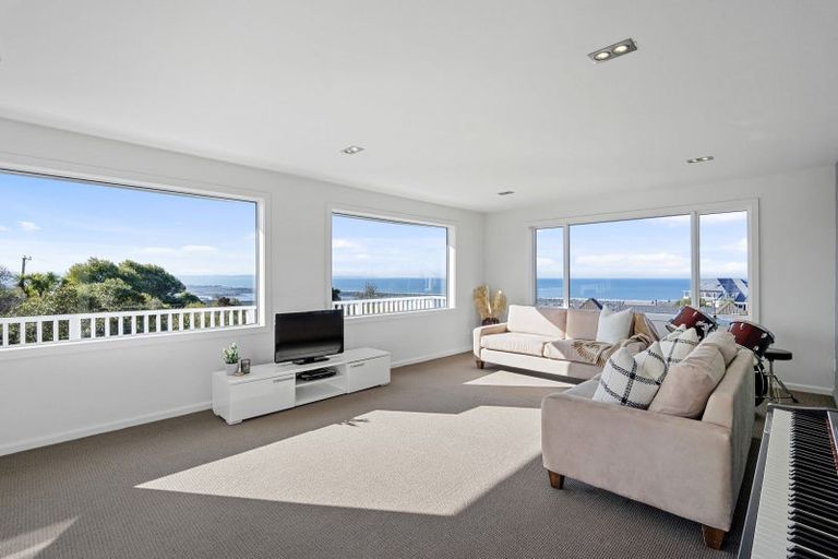 Photo of property in 3 Belleview Terrace, Mount Pleasant, Christchurch, 8081