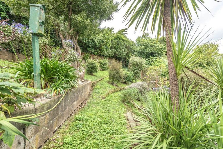 Photo of property in 2 Hillside Terrace, Saint Johns Hill, Whanganui, 4500