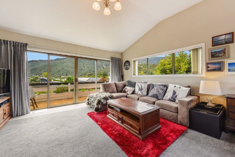 Photo of property in 29a Ranui Street, Waikawa, Picton, 7220