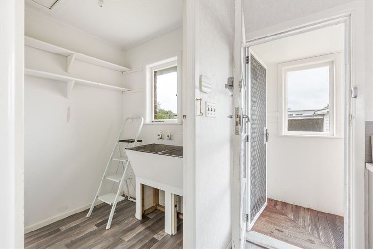 Photo of property in 21 Edinburgh Avenue, Rosehill, Papakura, 2113