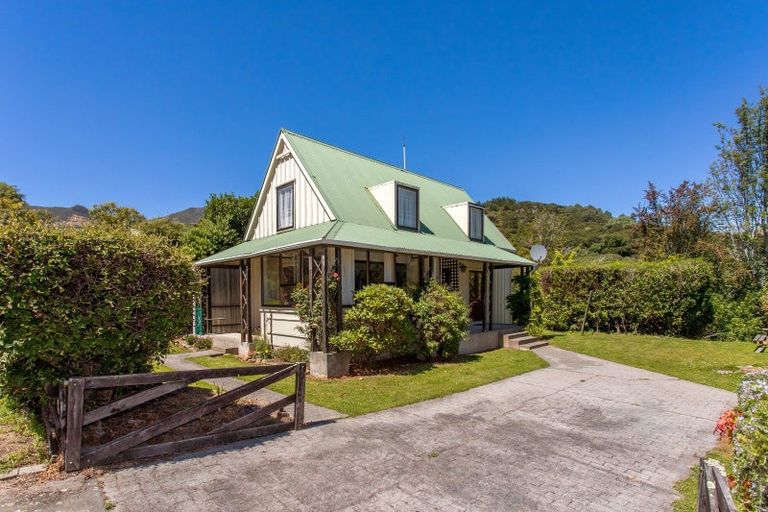 Photo of property in 26 Woodills Road, Akaroa, 7520