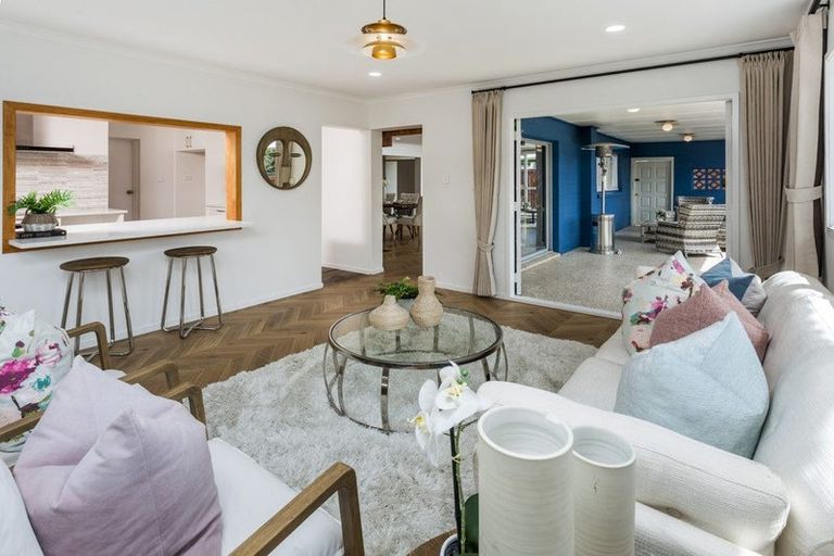 Photo of property in 39 Valley View Road, Glenfield, Auckland, 0629