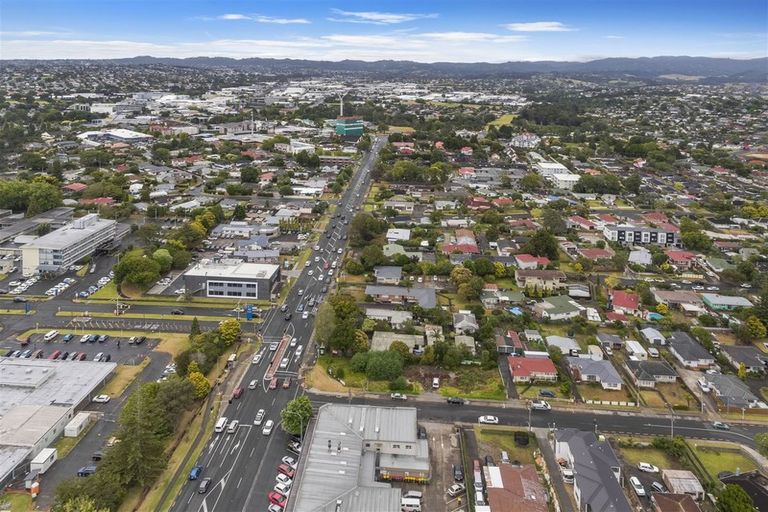 Photo of property in 2b Norval Road, Henderson, Auckland, 0610