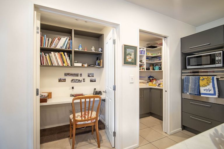 Photo of property in 4 The Oval, Hillmorton, Christchurch, 8024