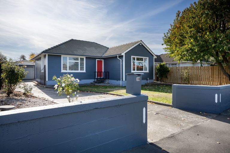 Photo of property in 28 Taurima Street, Hei Hei, Christchurch, 8042