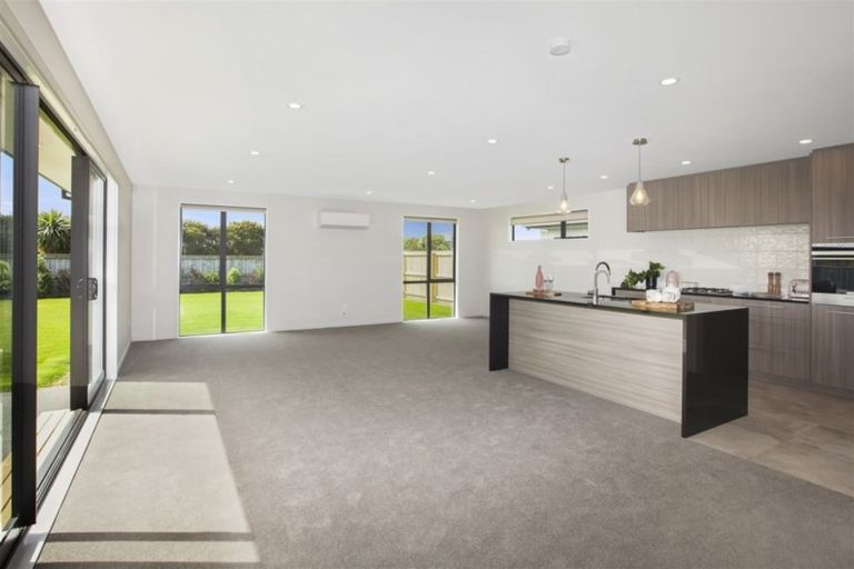 Photo of property in 29 Kingsbridge West, Burwood, Christchurch, 8083