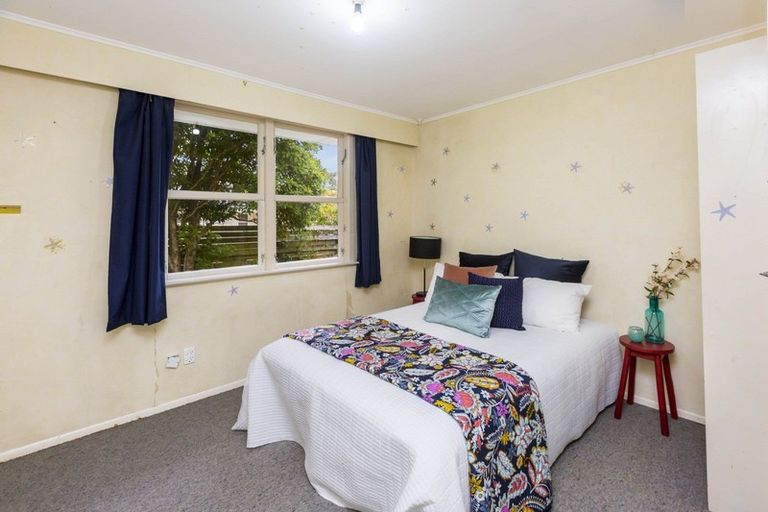 Photo of property in 29 Korau Grove, Stokes Valley, Lower Hutt, 5019