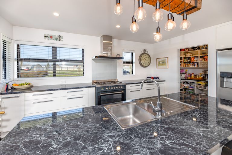 Photo of property in 37 Te Korari Street, Marshland, Christchurch, 8083