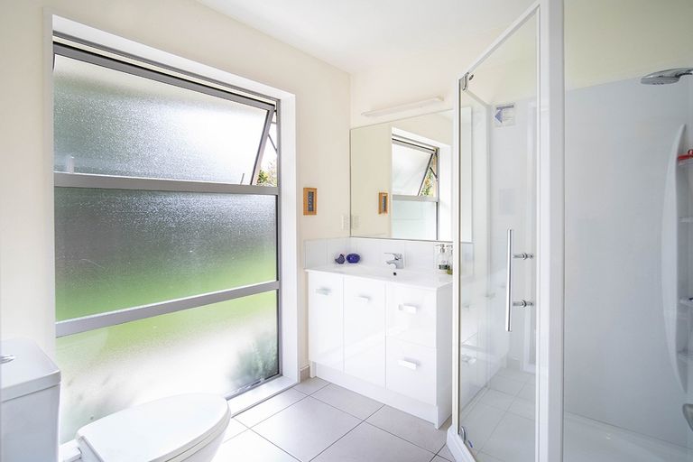 Photo of property in 4 The Oval, Hillmorton, Christchurch, 8024