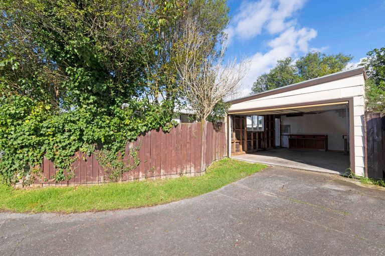 Photo of property in 2/162 Universal Drive, Henderson, Auckland, 0610