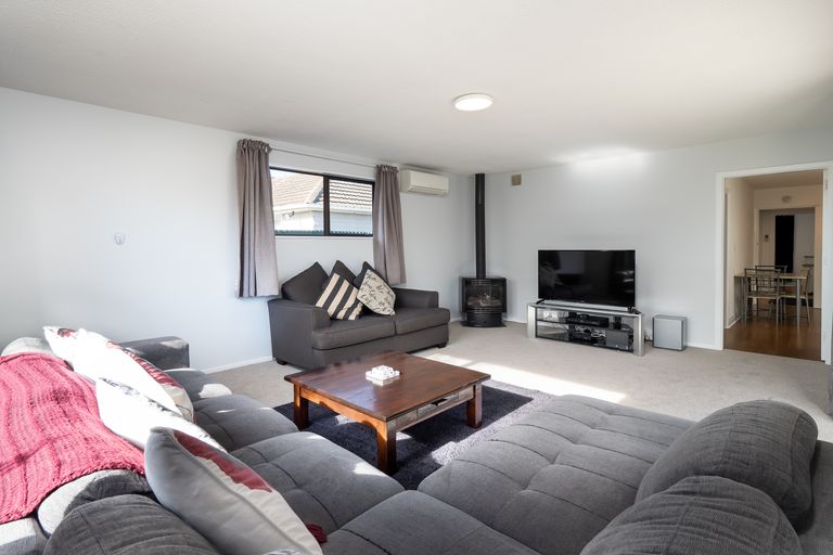 Photo of property in 28 Taurima Street, Hei Hei, Christchurch, 8042