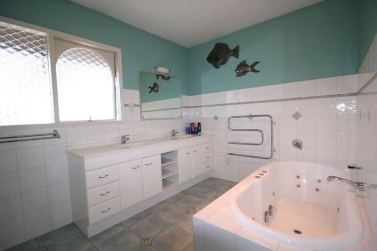 Photo of property in 50 Banks Avenue, Dallington, Christchurch, 8061