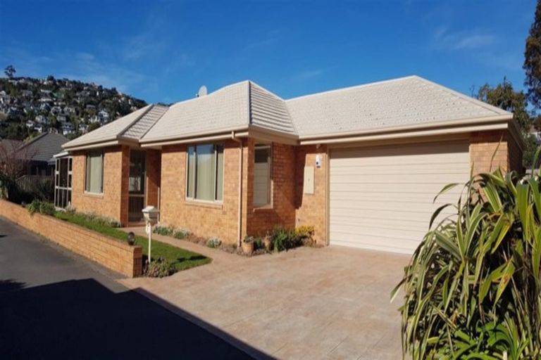 Photo of property in 2 Piper Lane, Beckenham, Christchurch, 8023