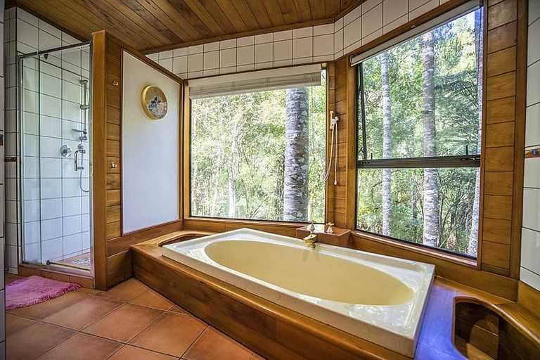 Photo of property in 37 Homewood Place, Chatswood, Auckland, 0626