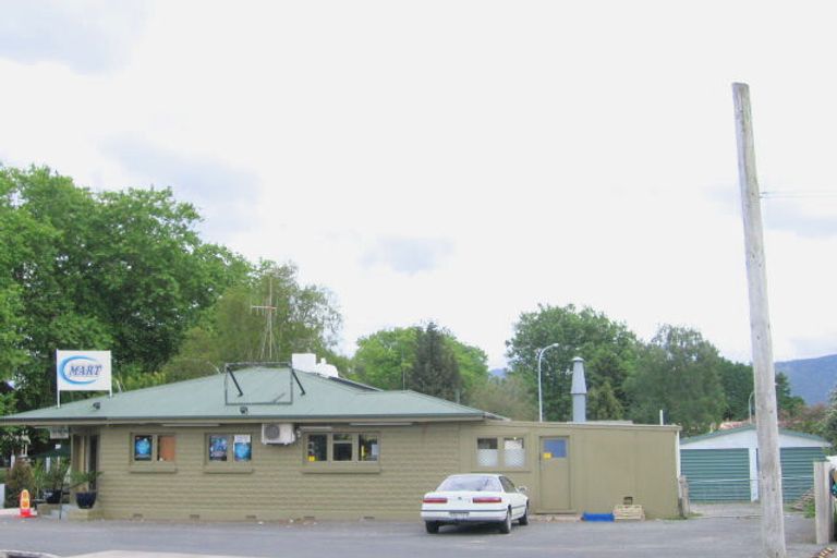 Photo of property in 2 Park Road, Katikati, 3129