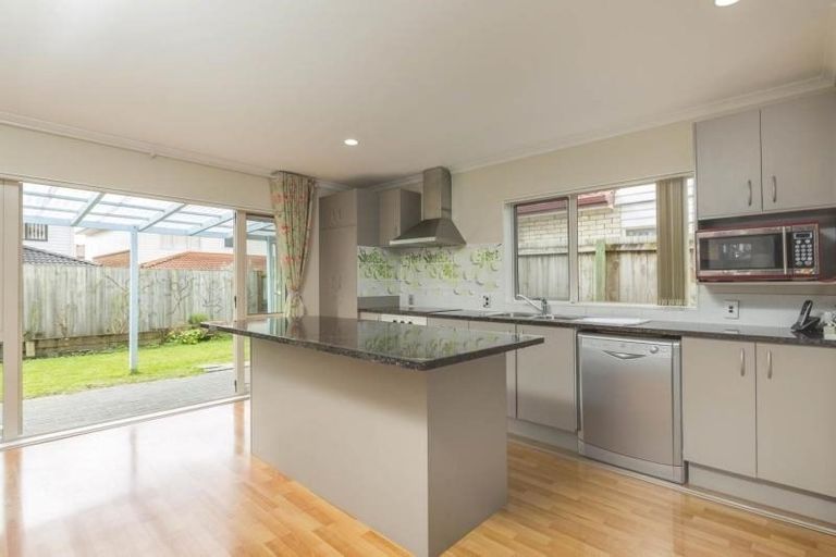Photo of property in 25 Maypark Crescent, Flat Bush, Auckland, 2016