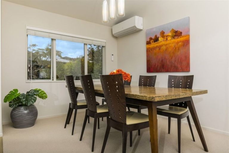 Photo of property in 84 Kittiwake Drive, Schnapper Rock, Auckland, 0632