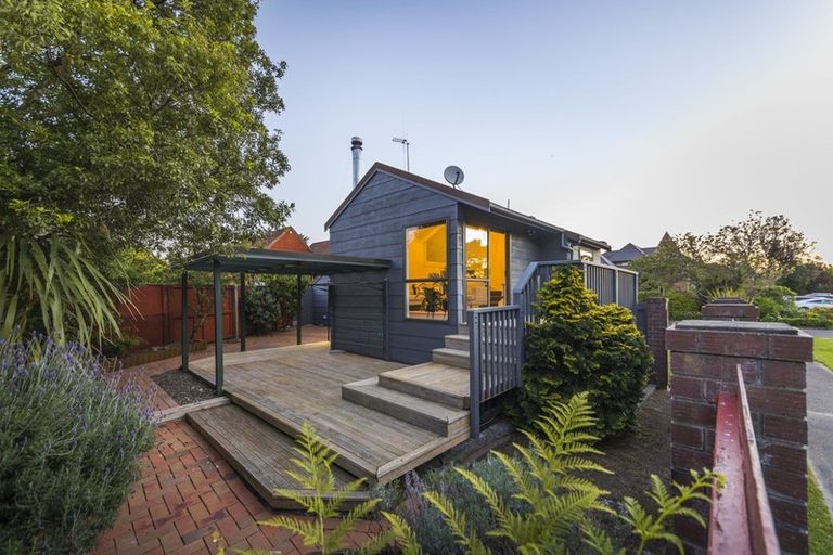 Photo of property in 75a Waterloo Crescent, Hokowhitu, Palmerston North, 4410