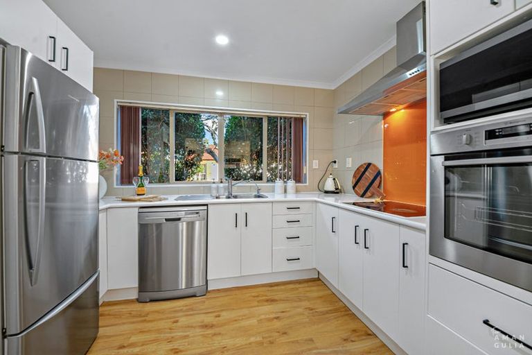 Photo of property in 2 Kilmarnock Avenue, Ranui, Auckland, 0612