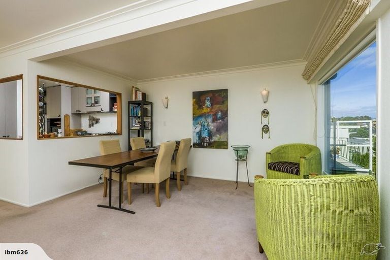 Photo of property in 1/198 Hurstmere Road, Takapuna, Auckland, 0622