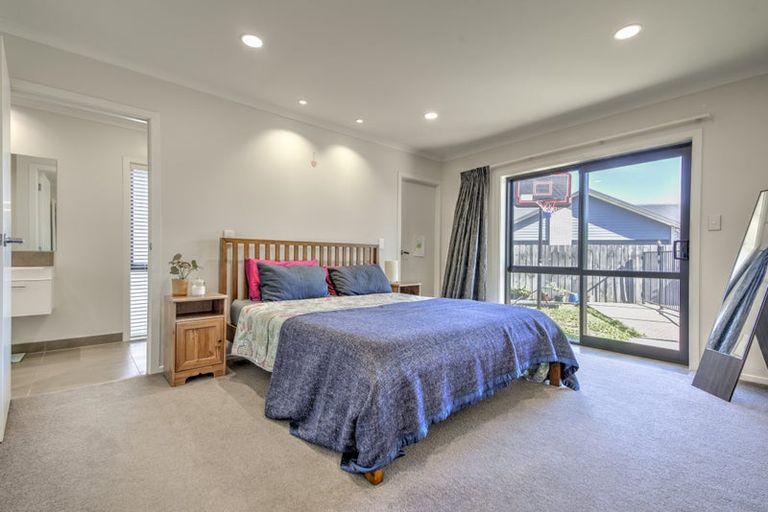 Photo of property in 25 Piwakawaka Court, Rototuna North, Hamilton, 3210