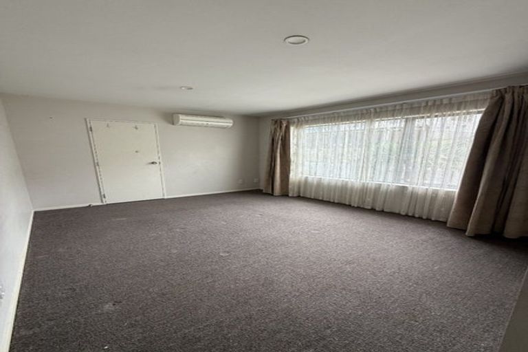 Photo of property in 27g Rehia Road, Massey, Auckland, 0614