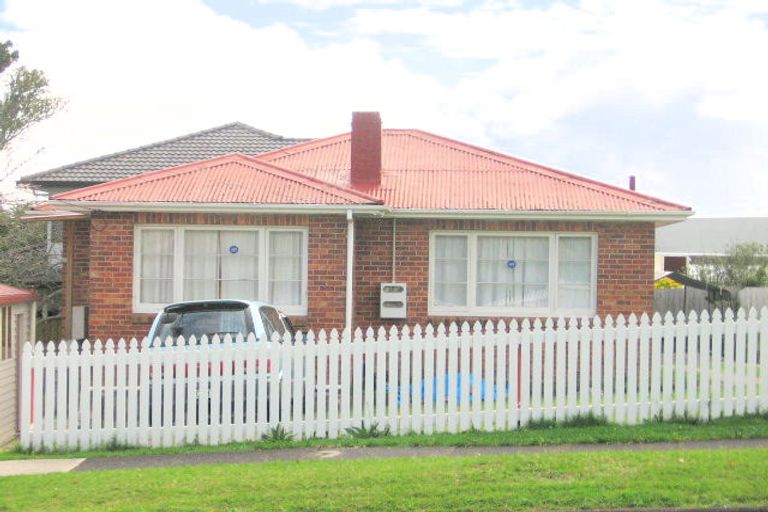 Photo of property in 29 Newington Road, Henderson, Auckland, 0612