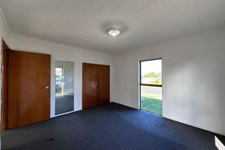 Photo of property in 180 Mahia Road, Wattle Downs, Auckland, 2103