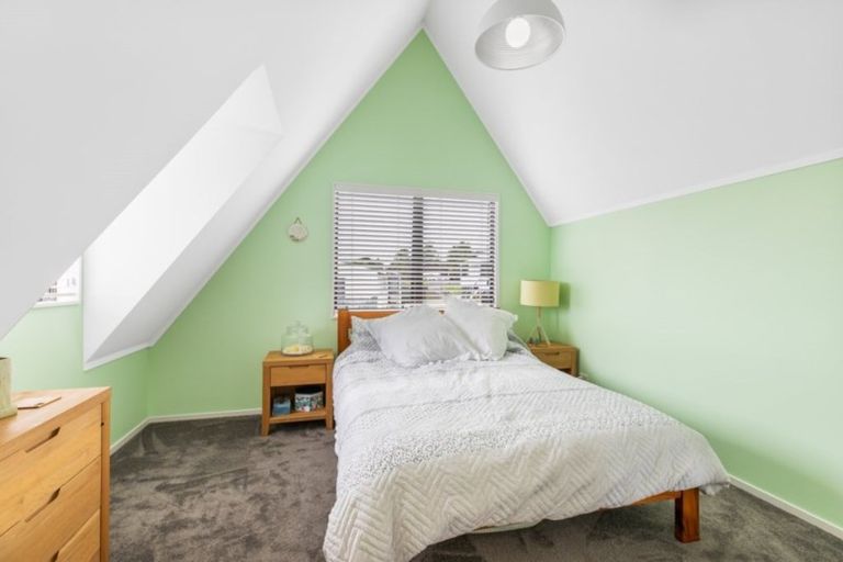 Photo of property in 6b Dobell Road, Stanmore Bay, Whangaparaoa, 0932