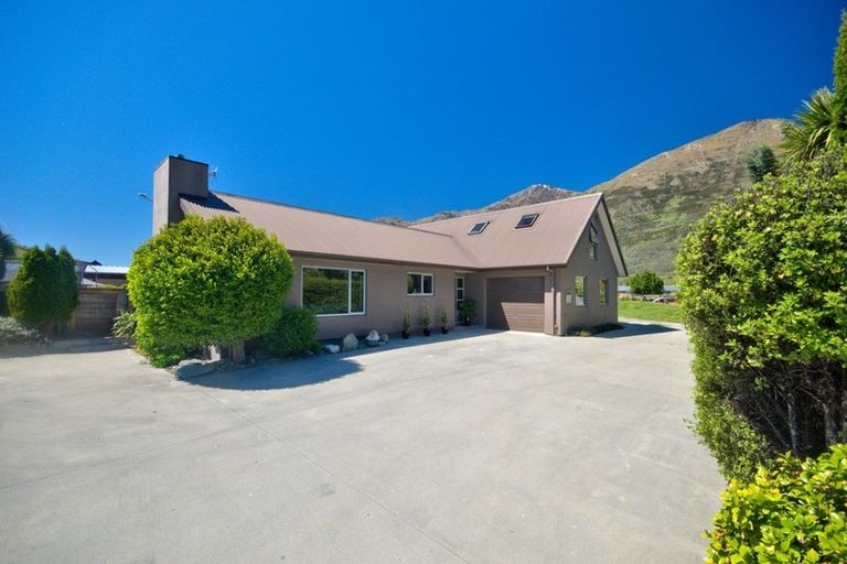 Photo of property in 11 Poolburn Court, Lake Hayes, Queenstown, 9304