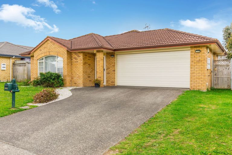 Photo of property in 10 Villino Place, Randwick Park, Auckland, 2105