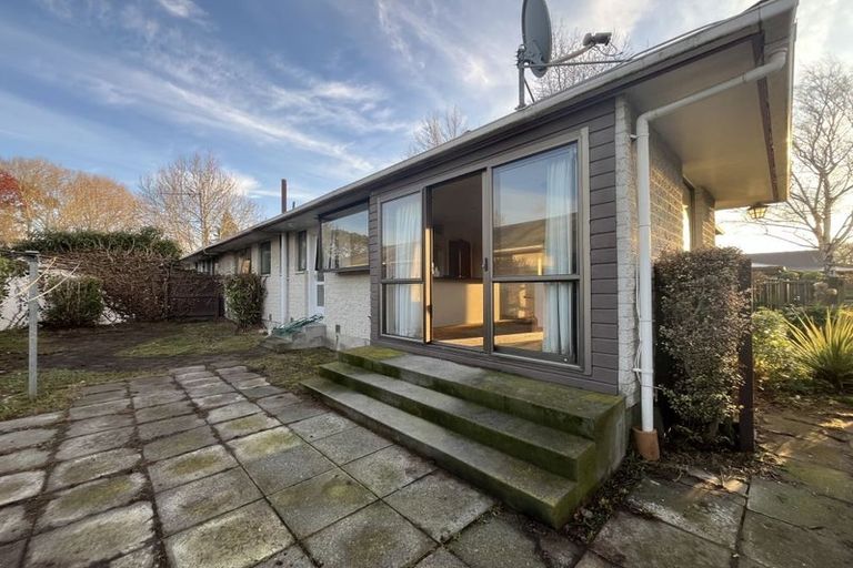 Photo of property in 1/2 Lodge Place, Ilam, Christchurch, 8041