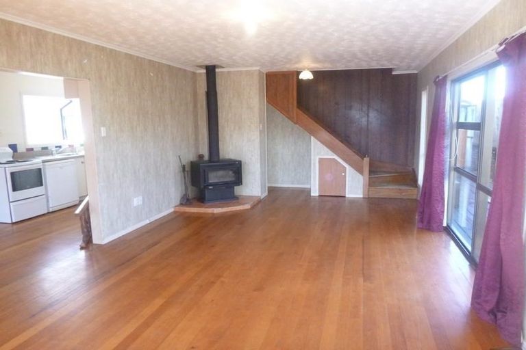 Photo of property in 8 Helleur Road, Massey, Auckland, 0614