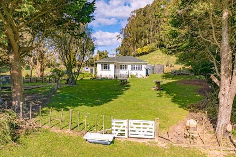 Photo of property in 398 Dorsets Road, Rangitumau, Masterton, 5882