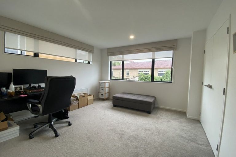 Photo of property in 28 Seafarer Crescent, Stanmore Bay, Whangaparaoa, 0932